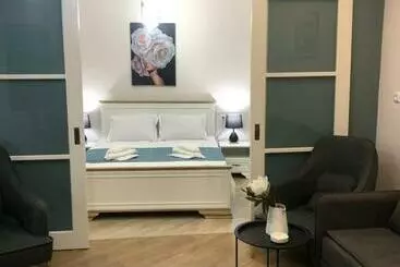 آپارتمان‌های توریست‌ها Central Square