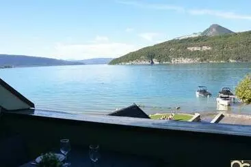 Turistihuoneistot La Terrasse Du Lac