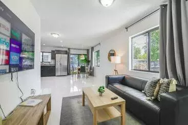 آپارتمان‌های توریست‌ها Awesome Duplex 3 Bedrooms 2 Bathrooms