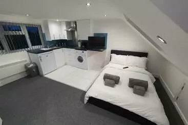 Majatalo New Self Contained Flat,in Hayes, Free Parking