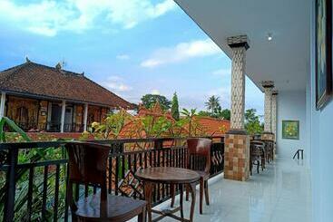 פנסיון Roy Guest House