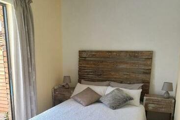 Pension Lime Court Four