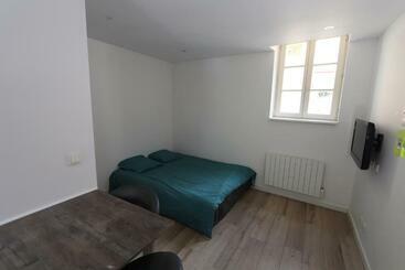 ツーリストアパートメント Homeday