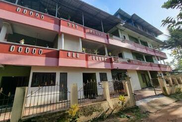 Hotelli Oyo 90650 Haiwa Beach Residency