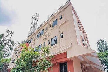 Hotel Spot On Happy Stay Near Sri Amruth Chithra Mandira