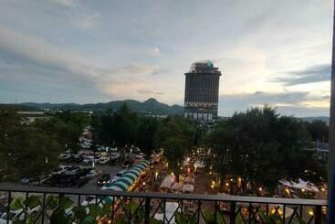 Apartment 1 Bed Huahin Thailand By Touchsa