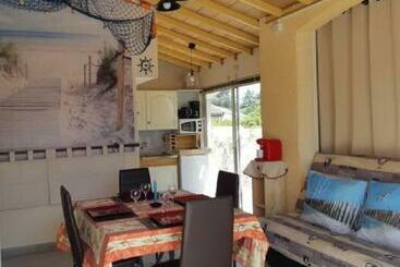 بنسيون Charmant Studio Calme, Avec Piscine