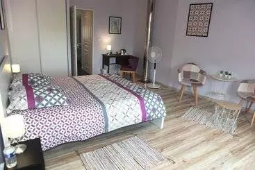 Aamiaismajoitus (B&B) Chambres D Hôtes La Fontaine!