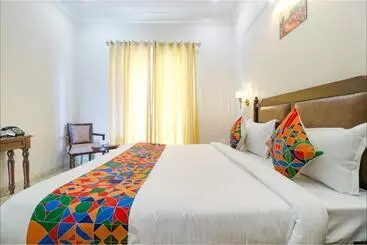 Fabhotel K9 Villa
