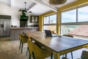 ツーリストアパートメント Belle Et Grande Maison De Village Au Bord De L Eau