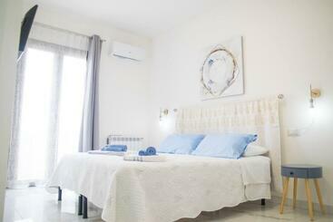 Bed and Breakfast White Bike Rooms