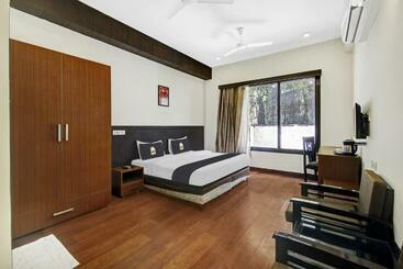 Hotel Townhouse Oak Homefort Stays Near Leisure Valley Park