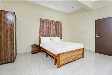 호텔 Kings Palace Manyata