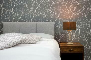 דירות לתיירים Stylish  New York Loft  2 Bed Apartment