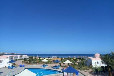 تختخواب و صبحانه Dolphin Continental