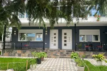 ペンション Rusi Apartments