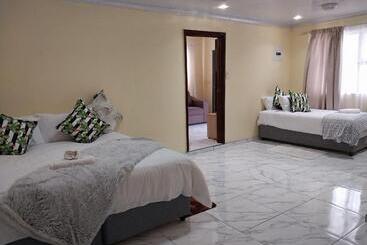 مبيت وإفطار 13 Maitland Road