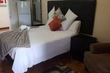 Bed and Breakfast 13 Maitland Road