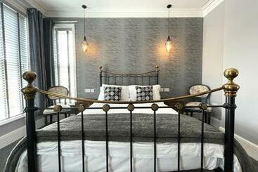 Bed and Breakfast The Devonshire Villa