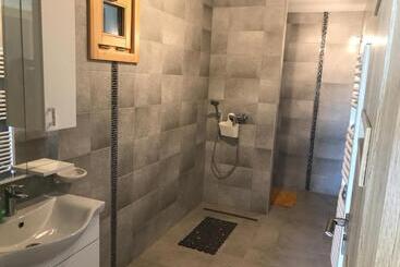 بنسيون Bencsik Vendégház