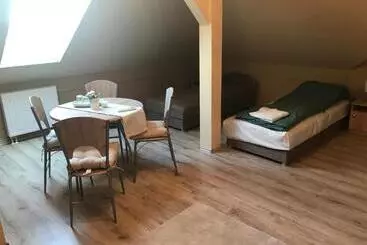 ペンション Bencsik Vendégház