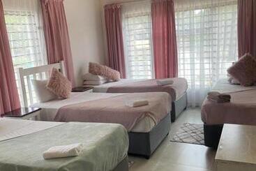 Bed and Breakfast Dwengu Guest House