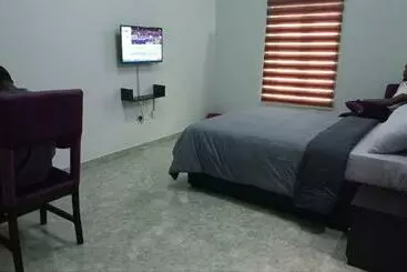 Apartamente turistice Flat B 3 Bedrooms Flat In A Quiet Estate