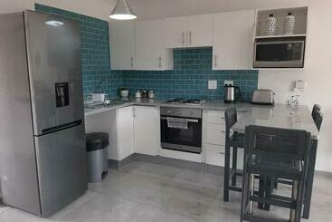 游客公寓 Mawethu Pinelands Modern 2 Bedrooms Flat With Parking Bay