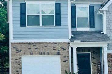 דירות לתיירים New 3/2.5 In Union City! Mins From Airport & Atl!