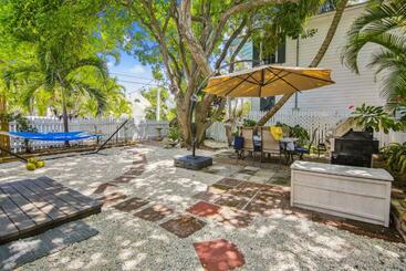 Apartamenty turystyczne Spanish Lime Cottage By Avantstay Ideal Old Town Key West Location Month Long Stays Only