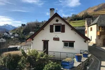 ツーリストアパートメント Gîte Malgré Tout