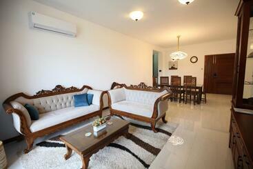 Apartamenty turystyczne Hidden Relaxation At Kings Residence