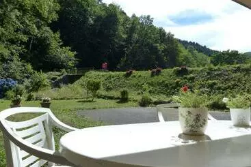 Turistihuoneistot Appartement Entier Rénové Dans Un écrin De Verdure