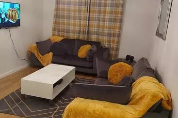 Turistihuoneistot Lovely 2 Bed Apartment In Milton Keynes