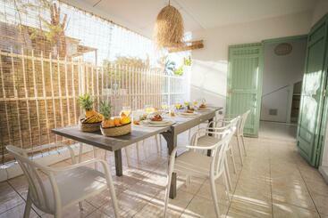 ツーリストアパートメント Maison De Nina, à 20m Du Lagon De Trou D Eau