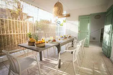 ツーリストアパートメント Maison De Nina, à 20m Du Lagon De Trou D Eau