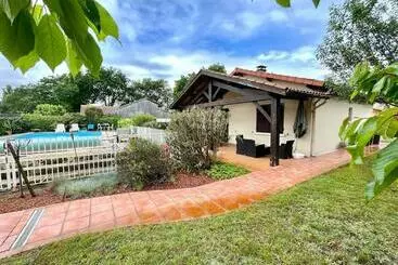 ツーリストアパートメント Villa Amandiers Yourhosthelper