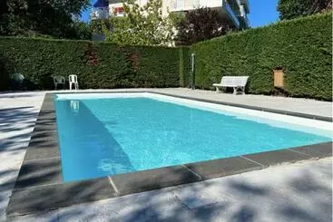 Apartamentos turísticos Residence Near The Beach 31 M With Balconypool