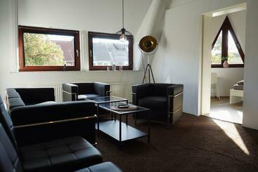 Apartamenty turystyczne Unique: Geräumig   Bhf Nah   Parkplatz   Netflix