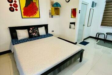 Ferienwohnungen Barcelona Unit Tagaytay Wifi/netflix/parking