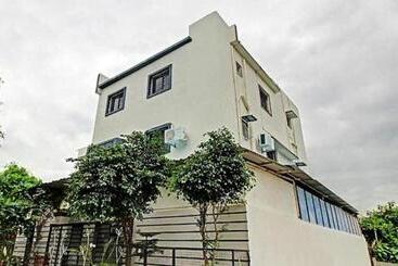 Fabhotel New Shraddha Inn