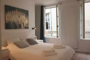 Apartamente turistice Superbe 2 Pièces à Deux Pas De La Cathédrale
