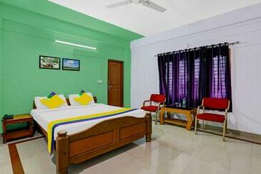 ホテル Itsy By Treebo   Iha Comforts With Mountain View