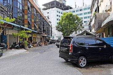 هتل Spot On 91591 Rafika Homestay Syariah