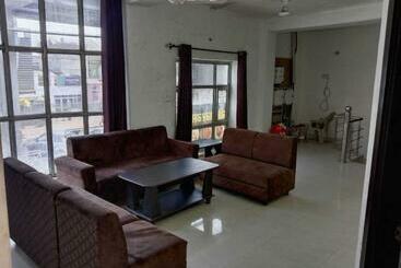 Spot On Hotel Deepak Palace