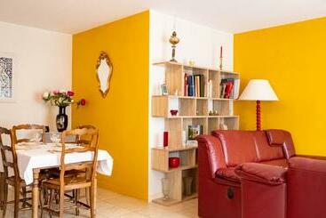 דירות לתיירים L Intemporel   Appartement T3 Avec Jardinet