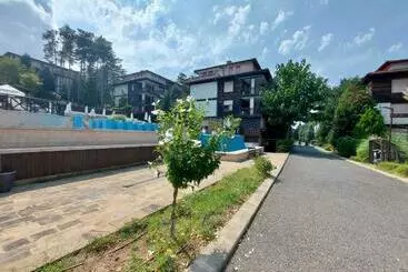 Appartamenti turistici прекрасно място с няколоко басейна, ресторанти.