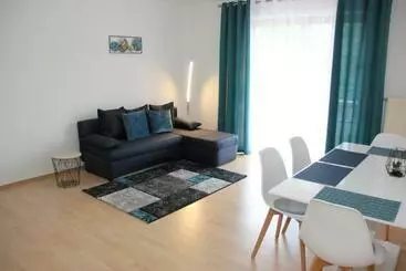 Turistihuoneistot Ferienwohnung Mit Balkon