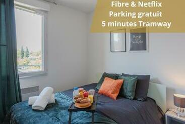 Apartamente turistice The One   Cosy T2 Check In 24/24 Fibre Parking