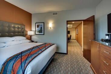 Отель Drury Inn & Suites Iowa City Coralville